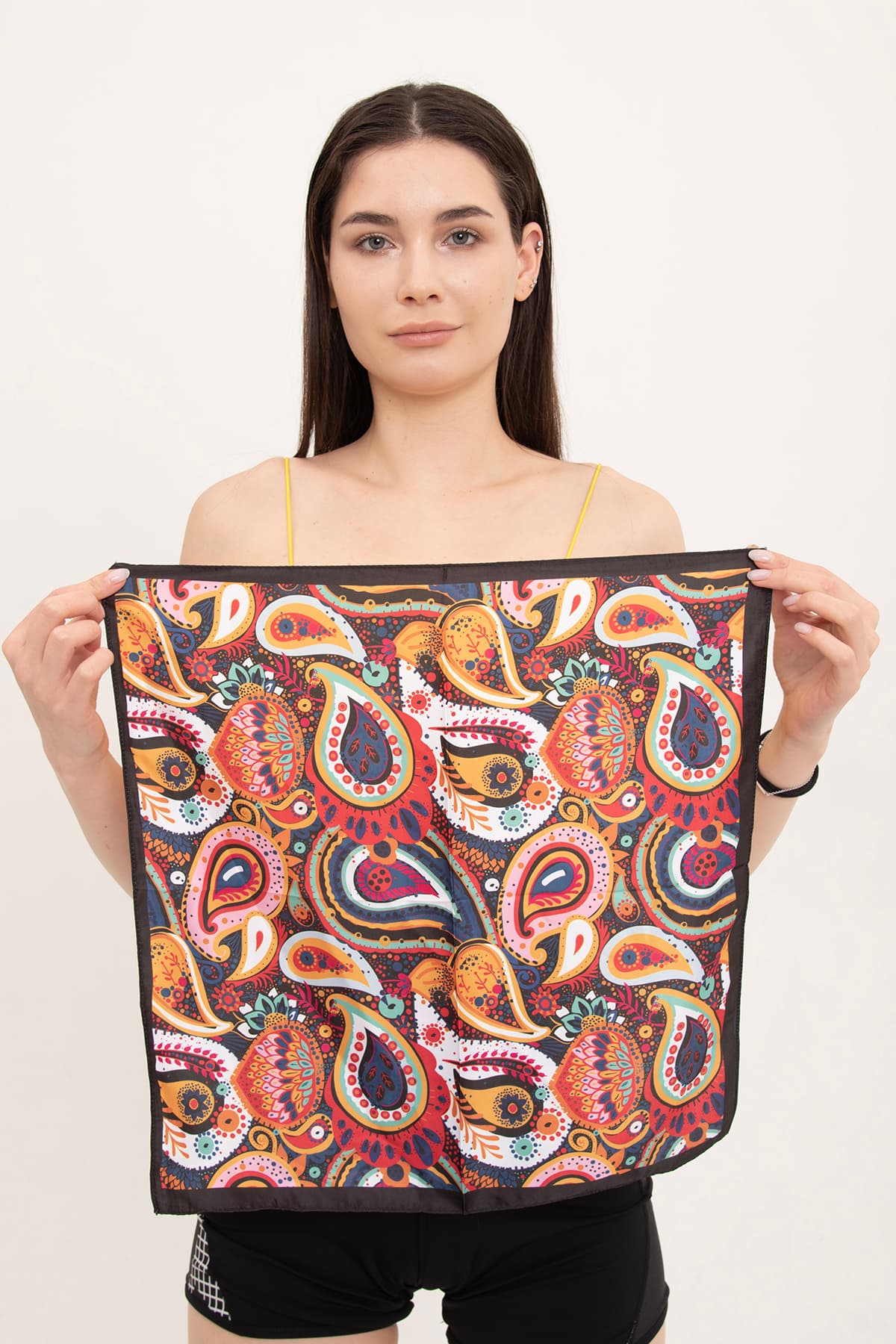 15035 Şal Desenli Siyah Bandana Fular 50x50 cm