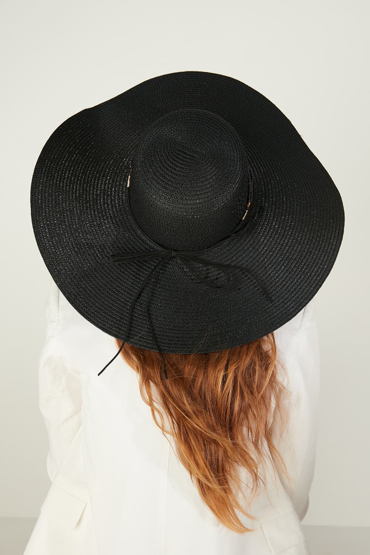 14575 Boncuk Aksesuarlı Siyah Geniş Hasır Şapka görsel 4