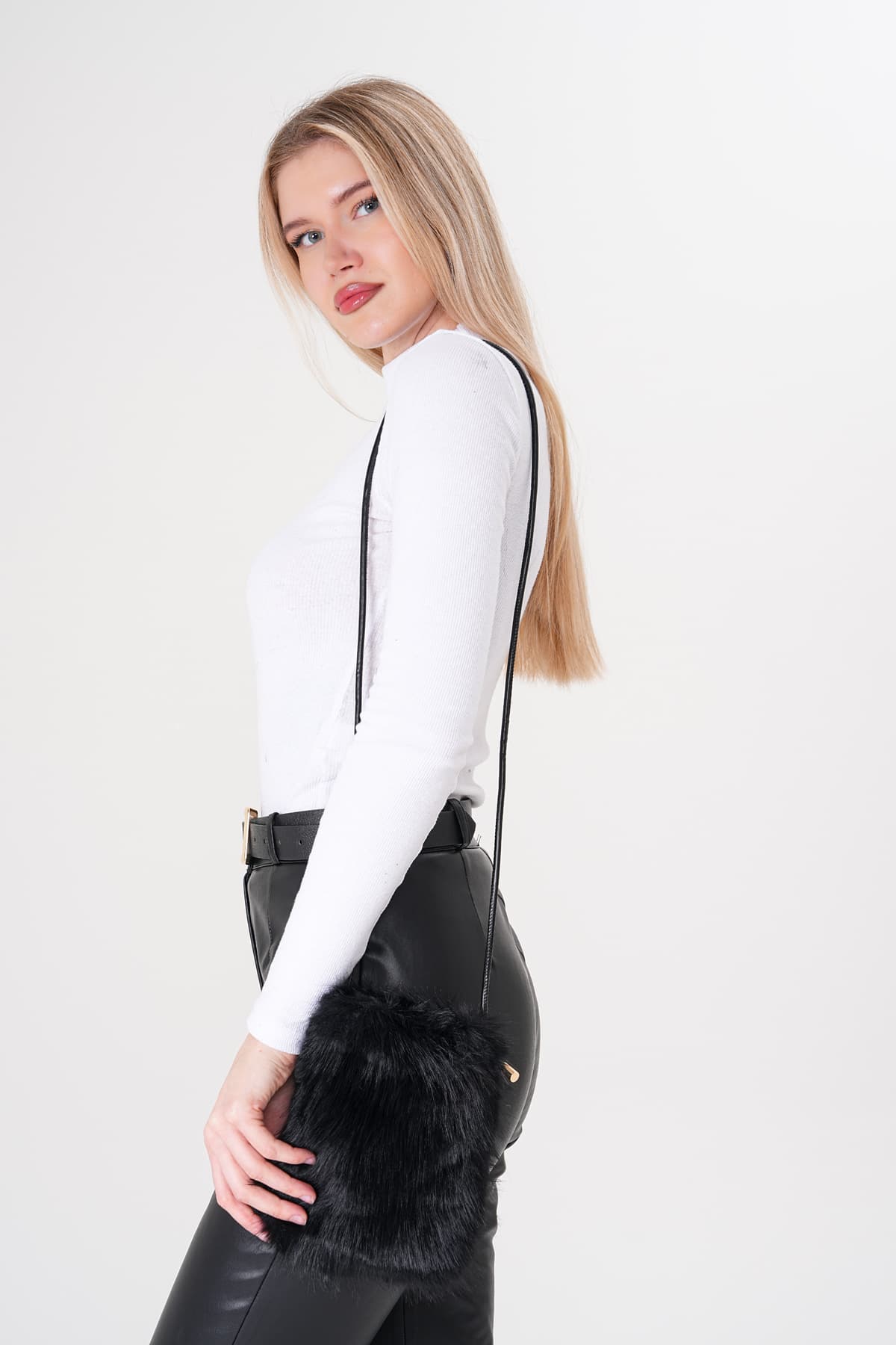 NWC-006 İçi Kadife Astarlı Siyah Mini Peluş Çanta görsel 2