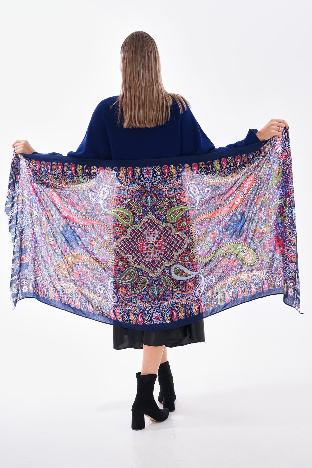 15176 Patchwork Desenli Lacivert Fransa Kumaşı Varaklı Şal görsel 3