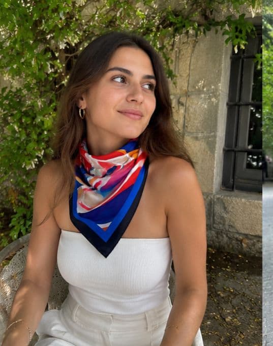 15410 Siyah Çok Renkli Çiçek Desenli Bandana Fular 70x70 cm