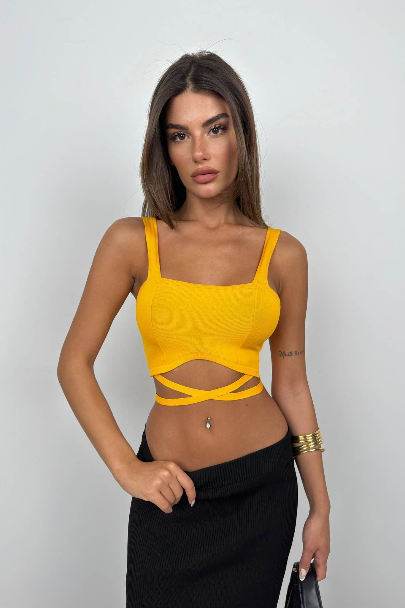 Bel Bağcıklı Crop Bluz görsel 2