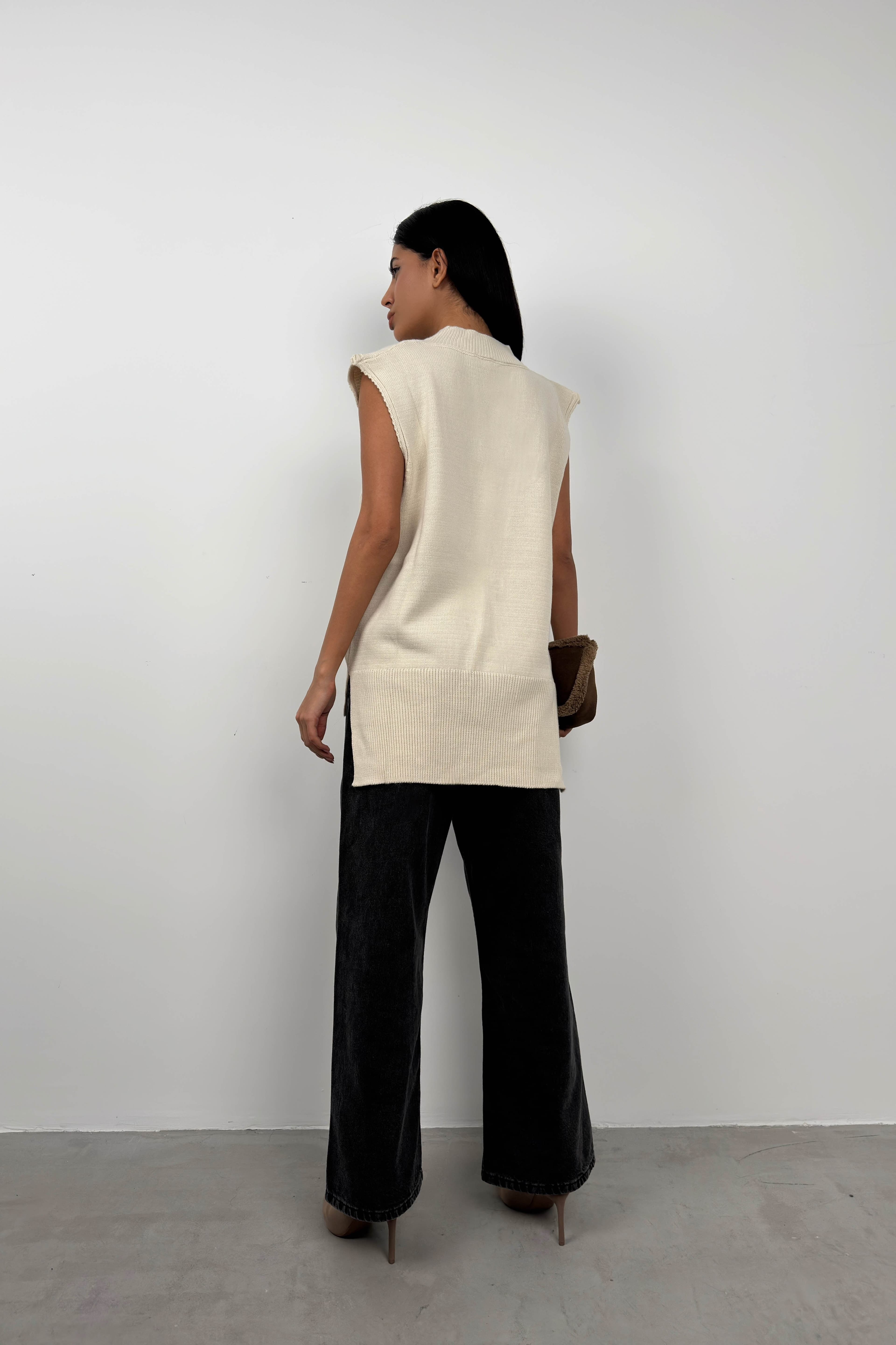 V Yaka Oversize Süveter görsel 4