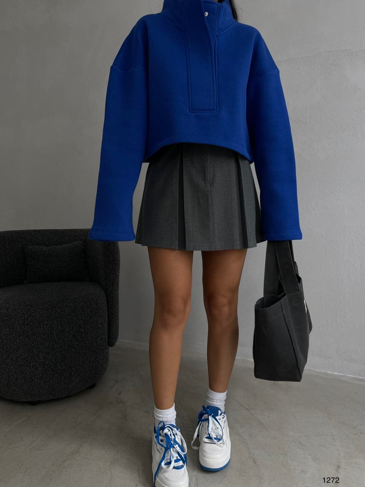 Yaka Detaylı Oversize Crop Sweat görsel 2