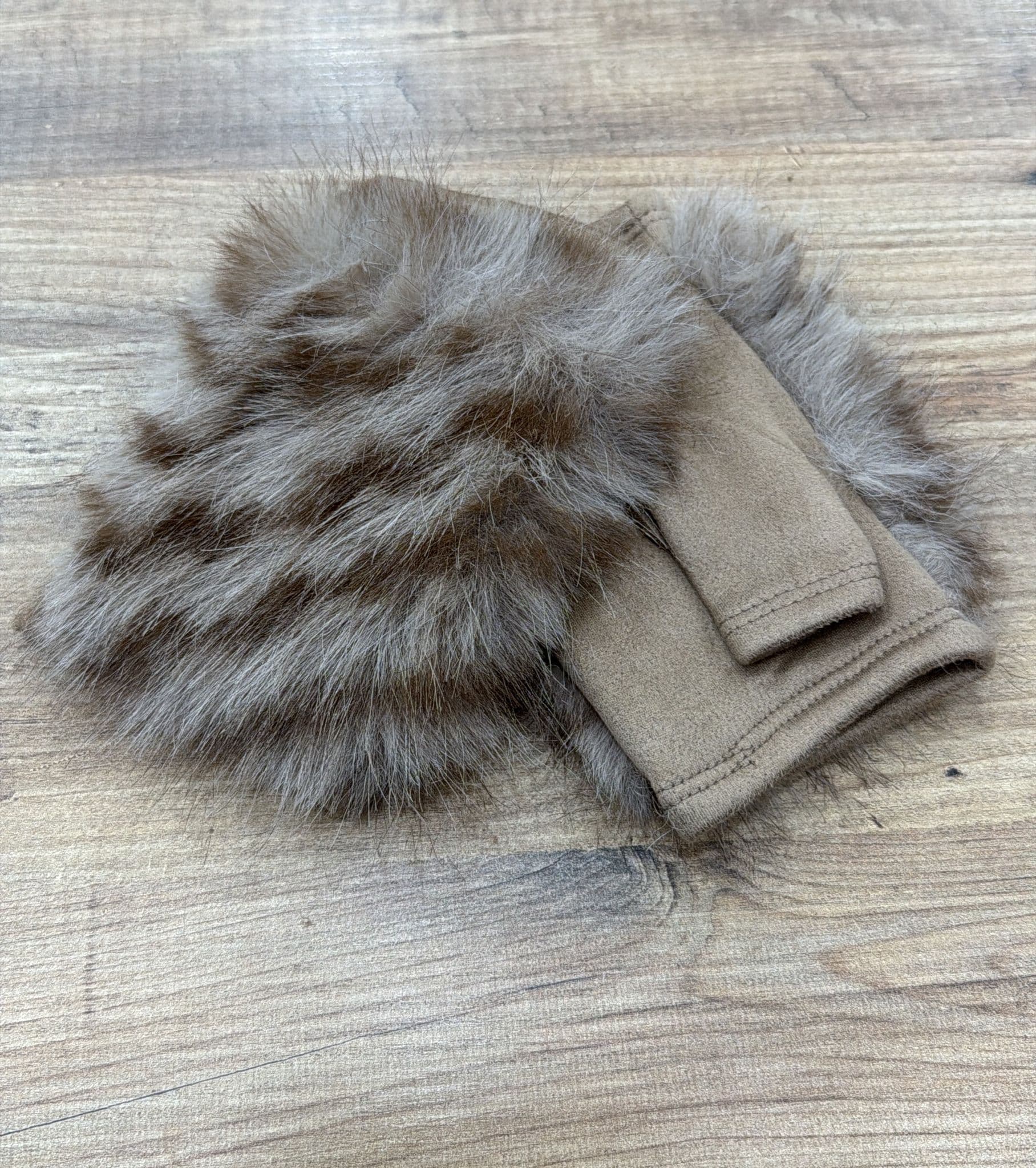 14694 İçi Süet Dışı Peluş Zebra Kürklü Vizon Eldiven görsel 5