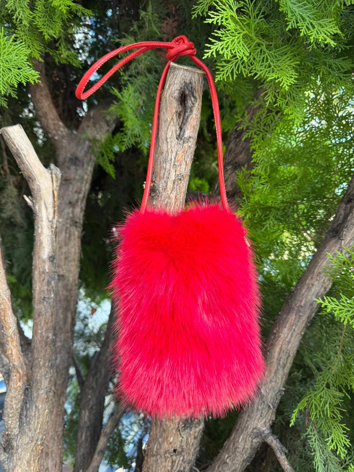 NWC-006 İçi Kadife Astarlı Kırmızı Mini Peluş Çanta görsel 2
