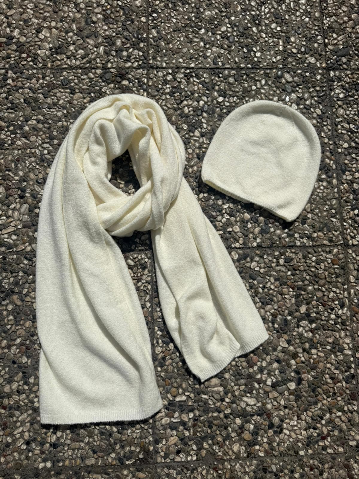 14651-1 Yumuşak Dokulu Ekru Atkı ve Bere Takımı görsel 3