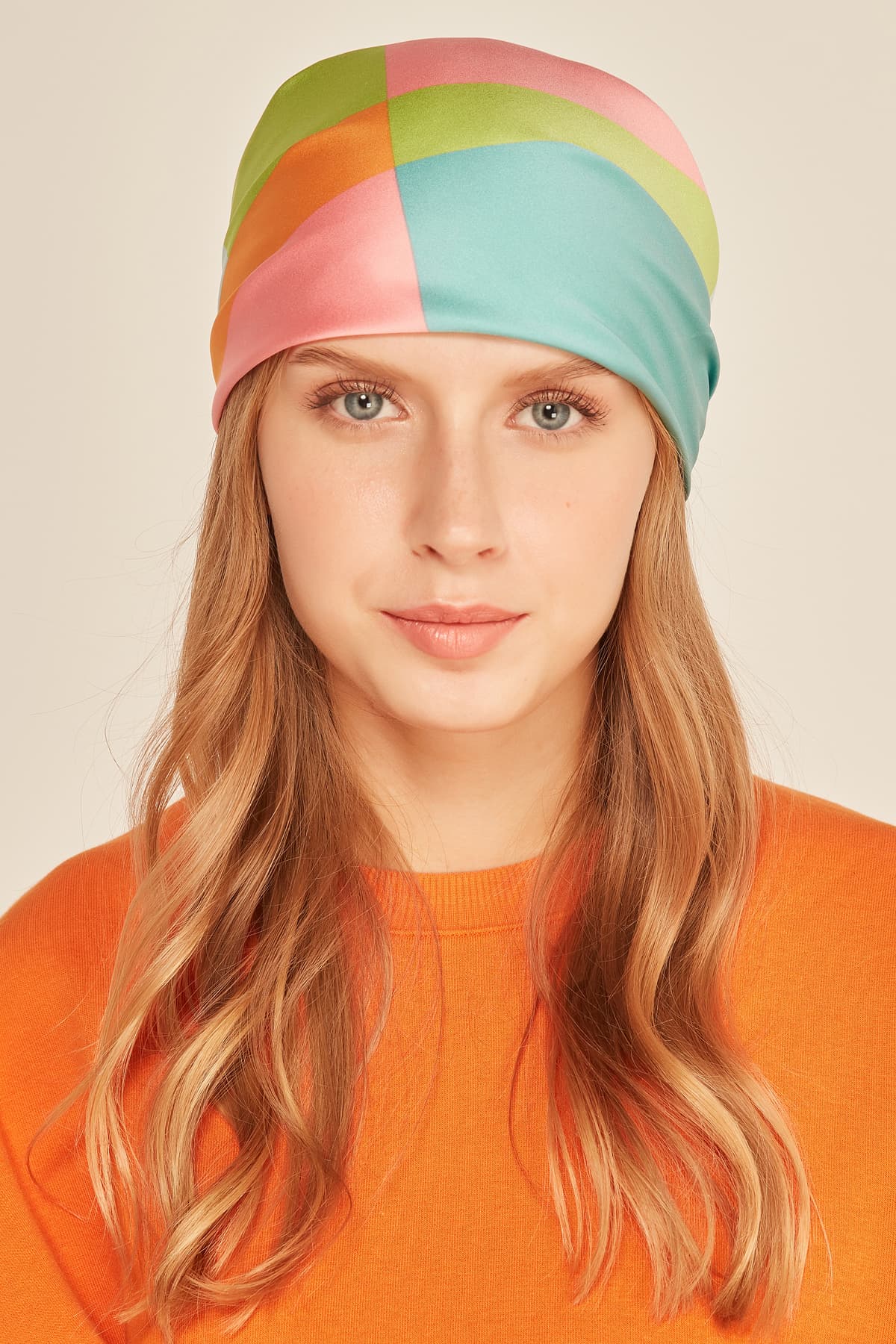 12396 Çok Renkli Saten Bandana Fular 50x50 cm görsel 5