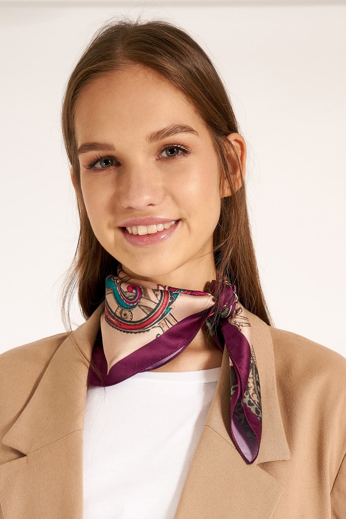 13458 Etro Desenli Mor Saten Bandana Fular 50x50 cm görsel 4