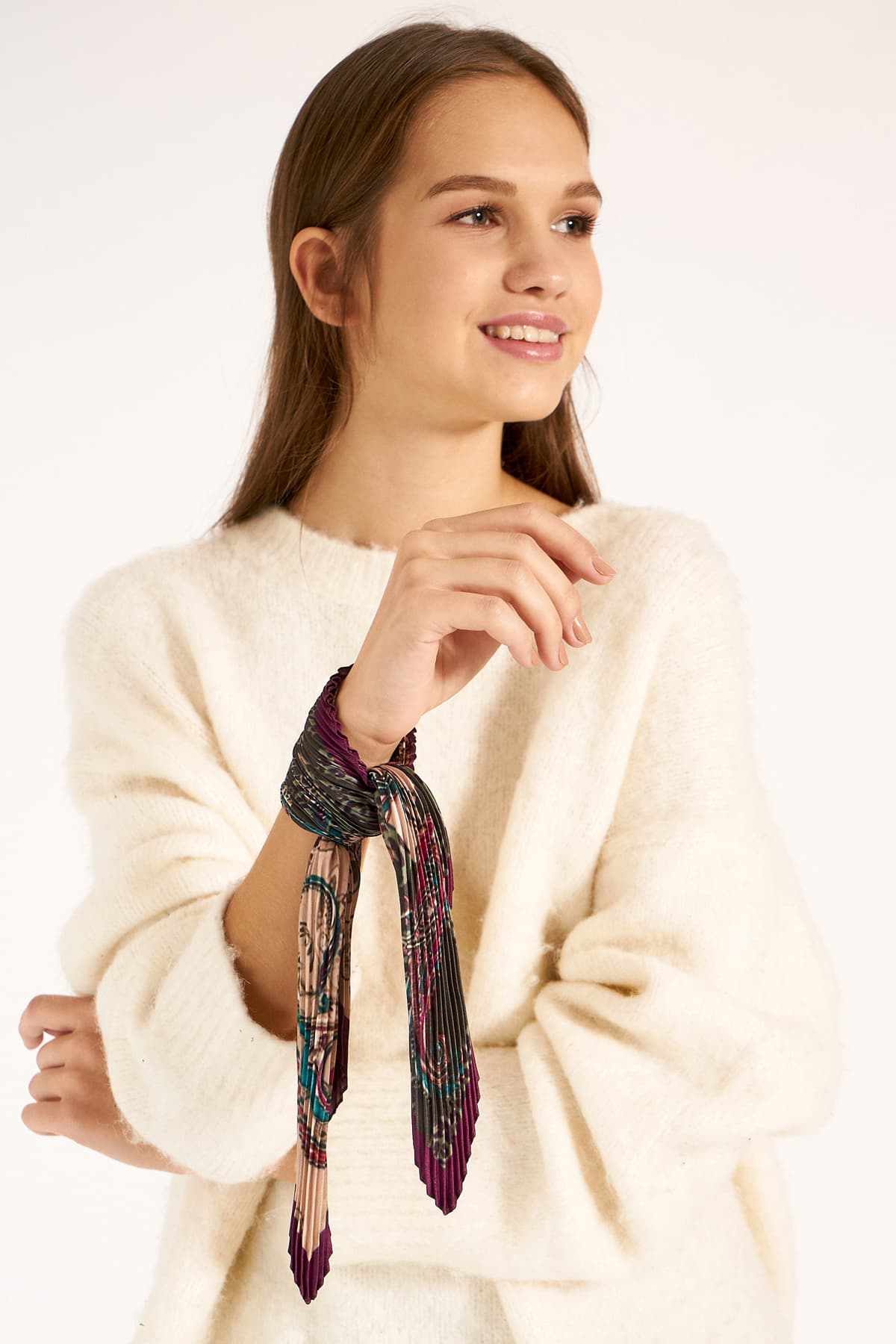 13458-1 Etro Desenli Mor Piliseli Saten Bandana Fular 50x50 cm görsel 3