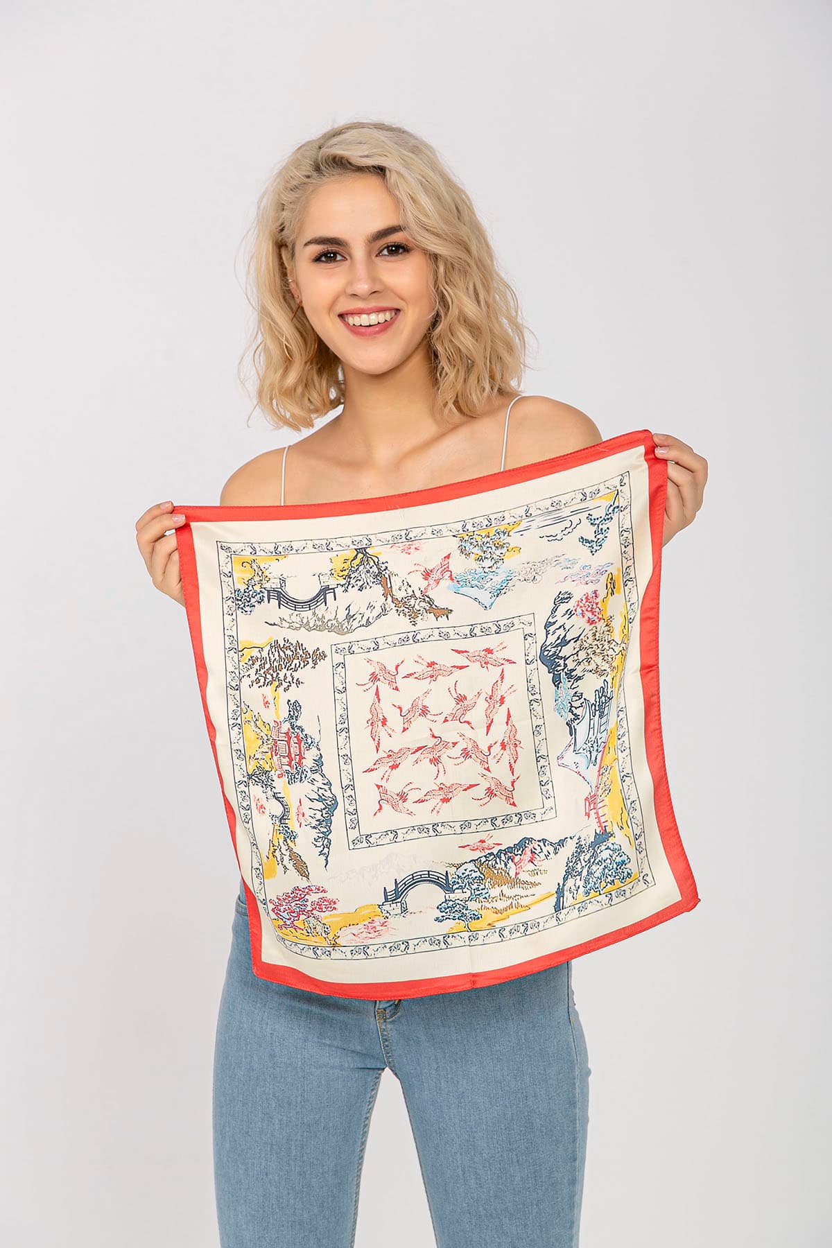 13465 Etnik Desenli Kırmızı Kenarlıklı Saten Bandana Fular 50x50 cm görsel 4