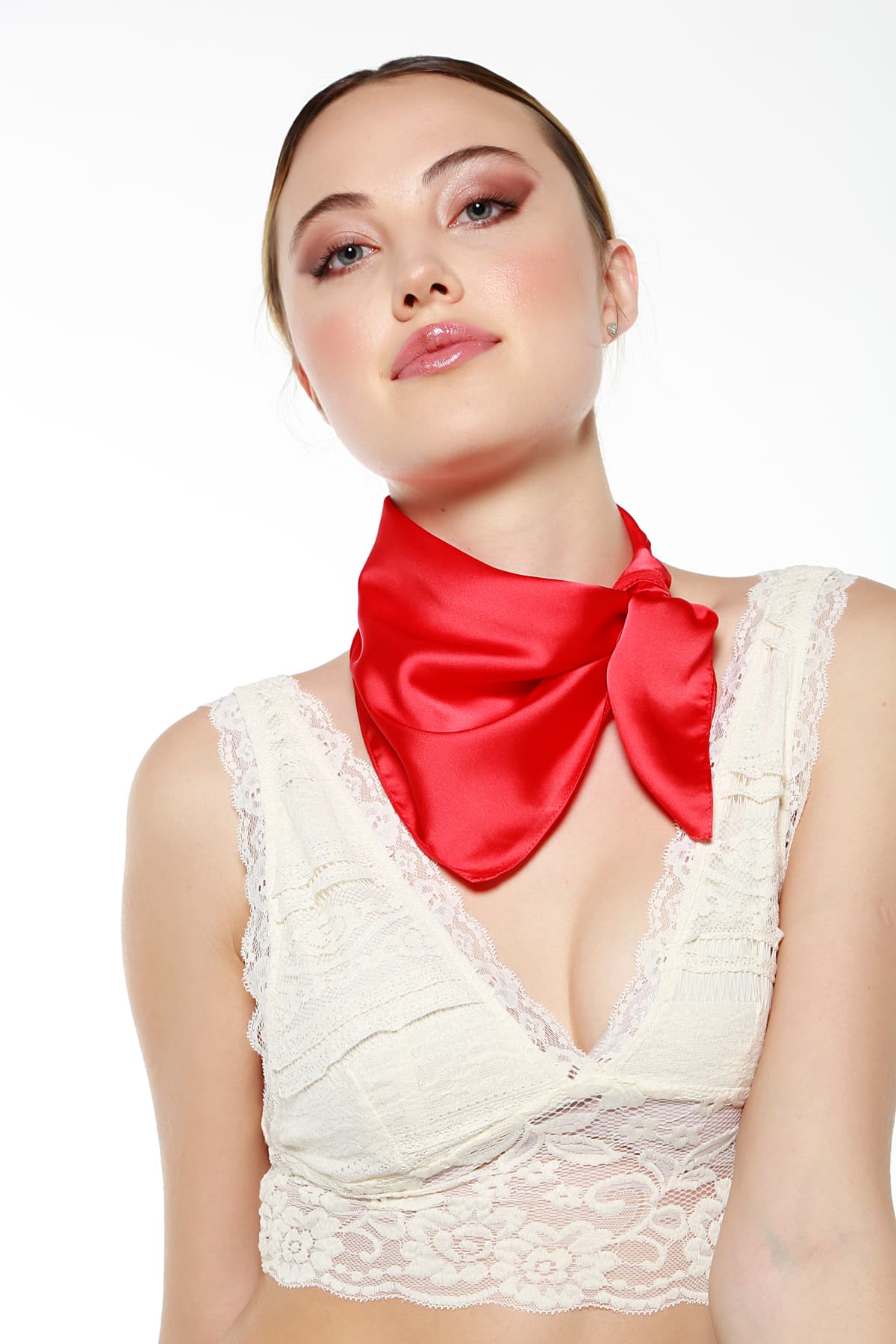 13731 Kırmızı Saten Bandana Fular 50x50 cm görsel 3