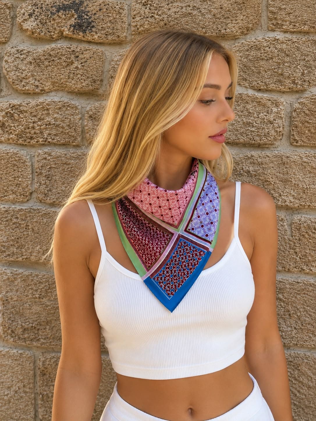 13945 Etnik Desenli Safran Yeşil Saten Bandana Fular 50x50 cm görsel 3