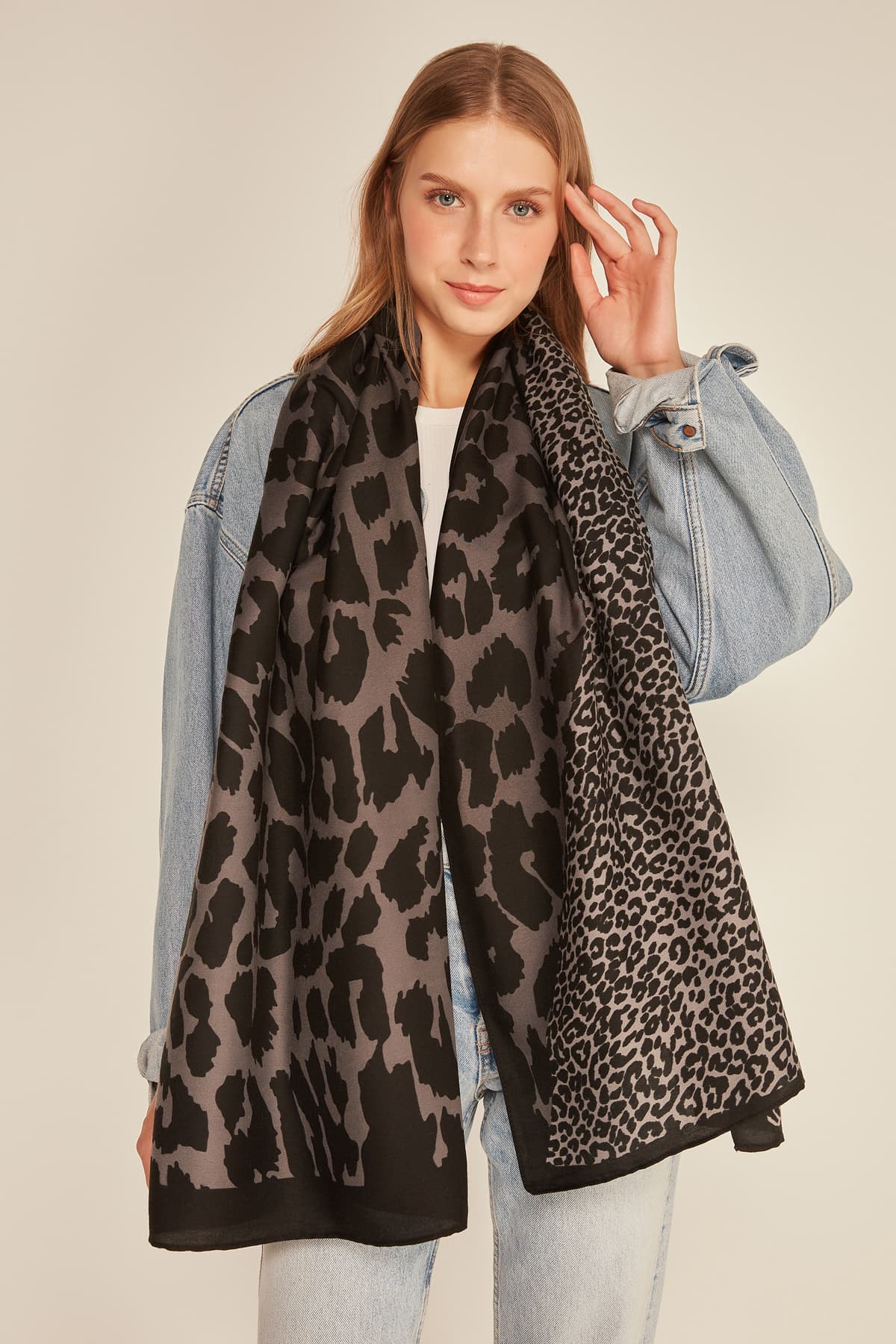 13955 Patchwork Leopar Desenli Siyah Yumuşak Dokulu Şal görsel 2