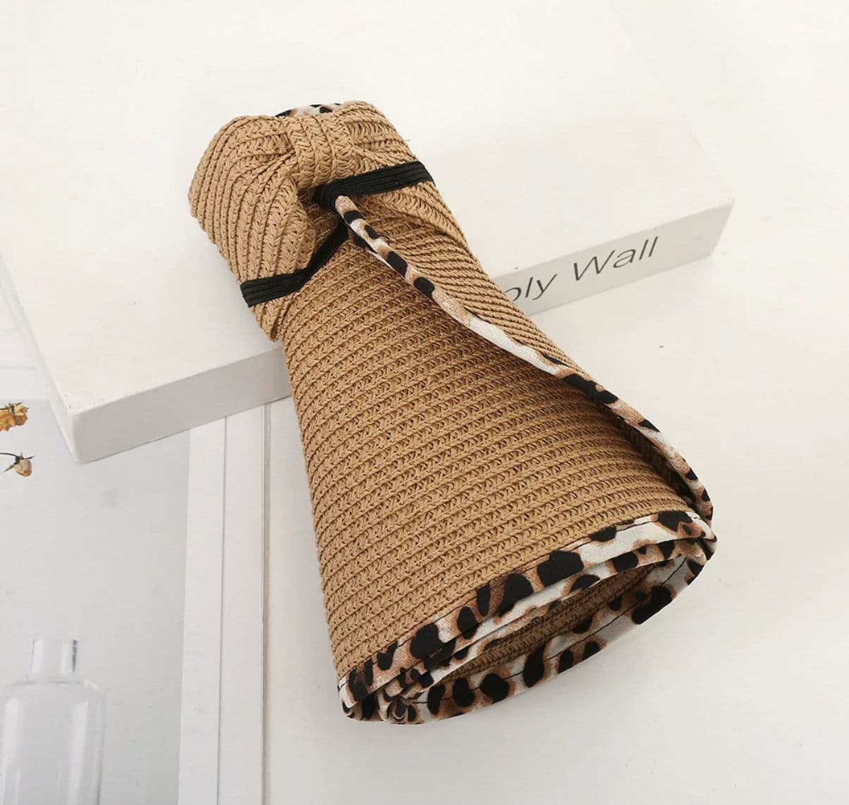 14534 Fiyonklu Camel Leoparlı Üstü Açık Geniş Hasır Vizör Şapka görsel 5