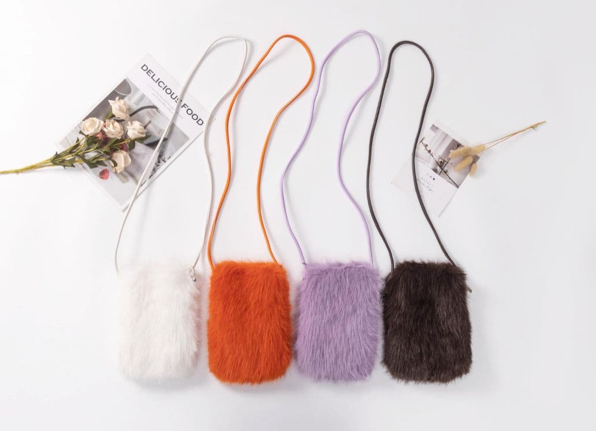 NWC-006 İçi Kadife Astarlı Bej Mini Peluş Çanta görsel 2