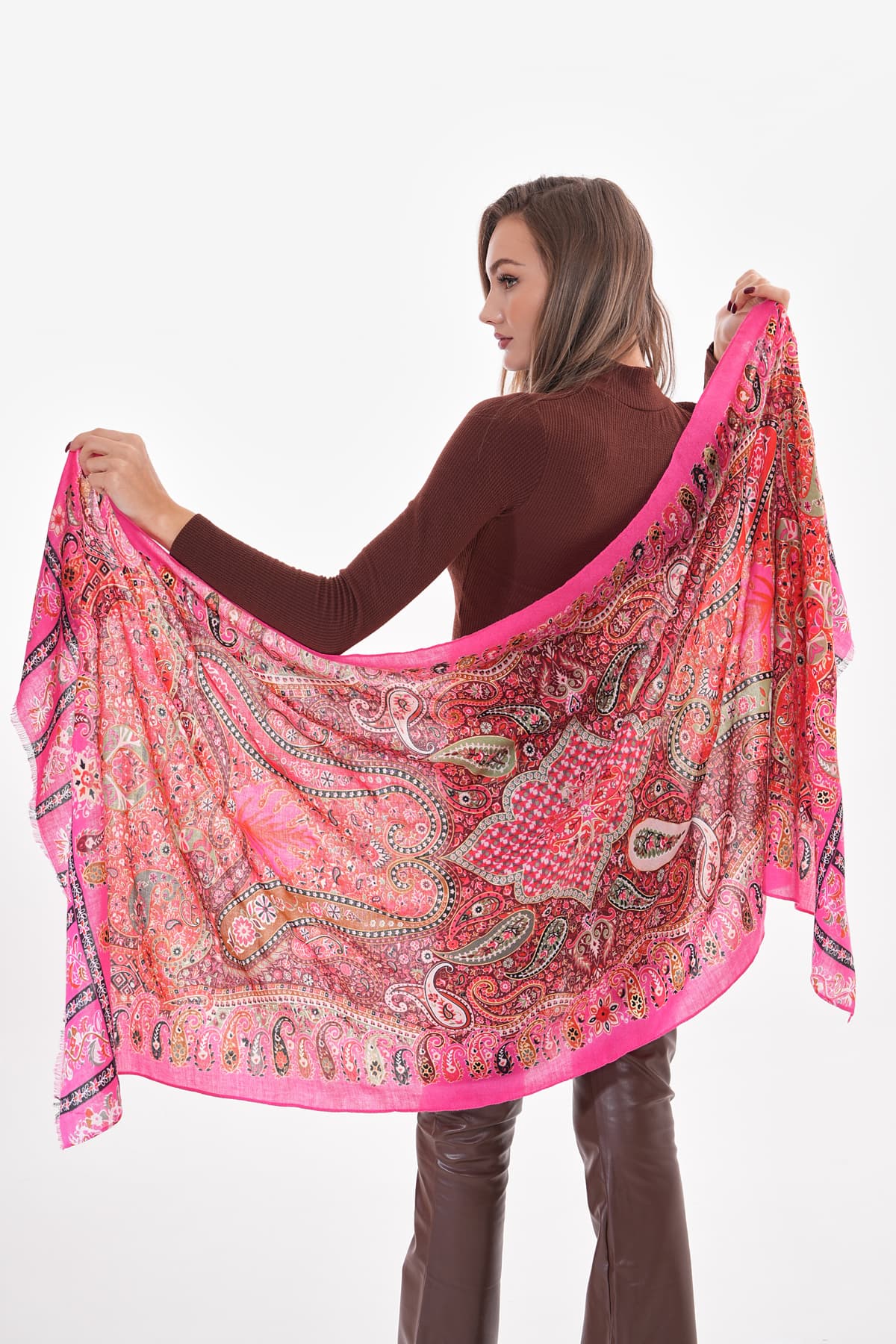 15176 Patchwork Desenli Fuşya Fransa Kumaşı Varaklı Şal görsel 2