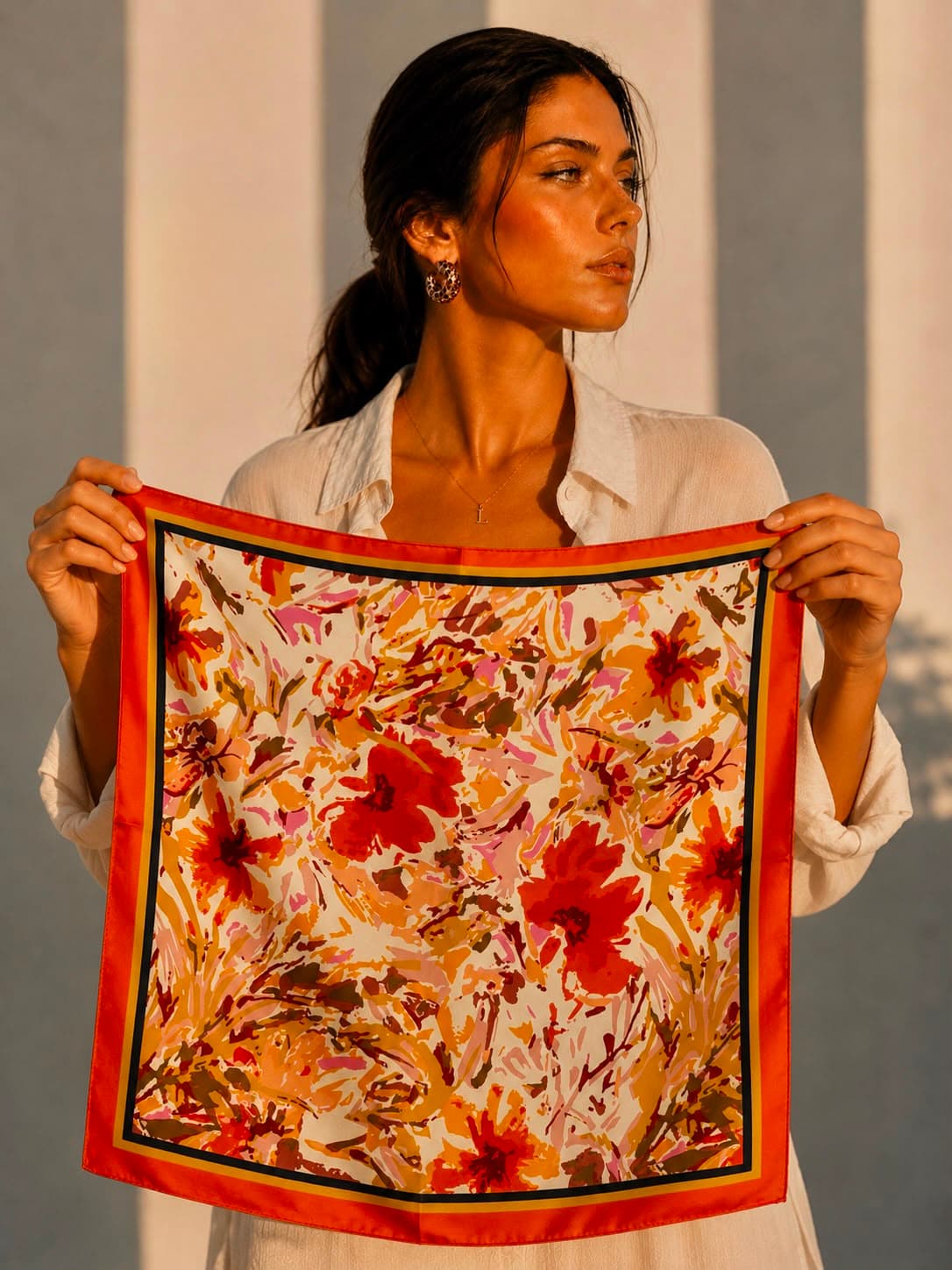 14945 Çiçek Desenli Kiremit Saten Bandana Fular 50x50 cm görsel 3