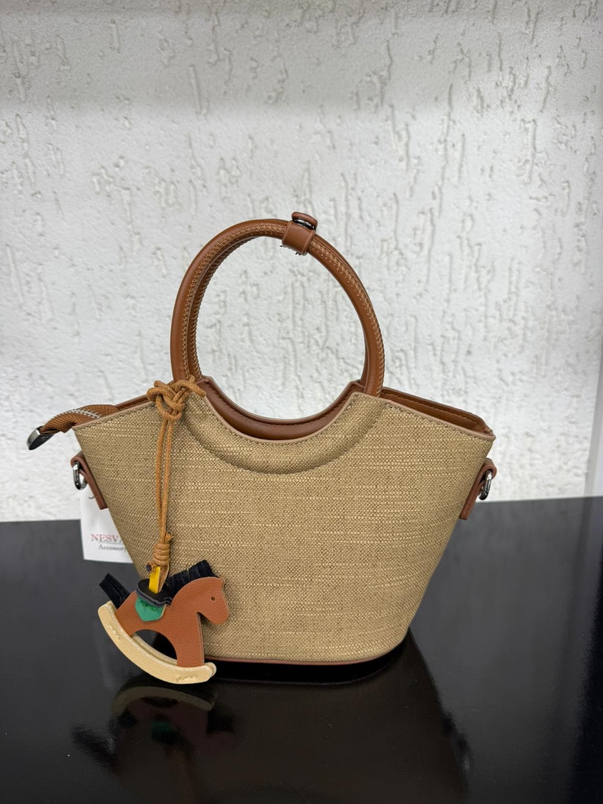 NWC-056 Charm Aksesuarlı Bej Çanta görsel 2