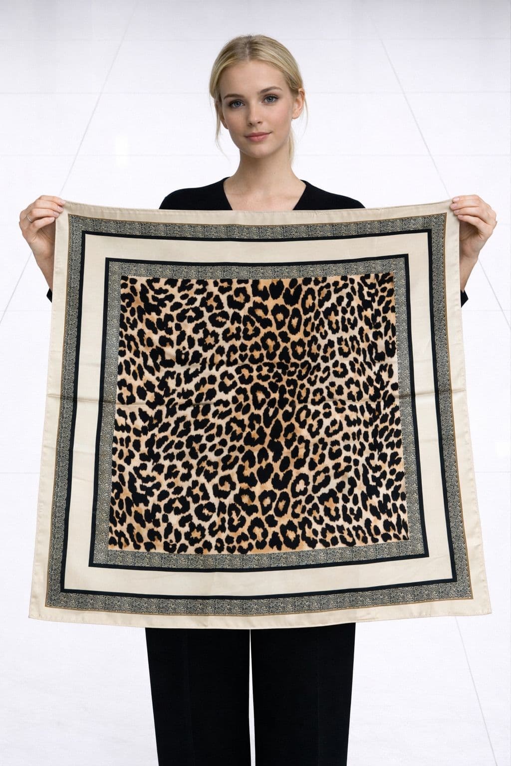 15338 Leopar Desenli Ekru Bandana Fular 90x90 cm