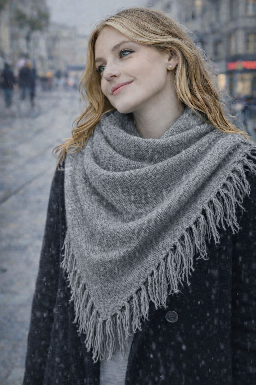 S010 Püsküllü Yün Karışımlı Kumaş Gri Üçgen Şal 80x180 cm