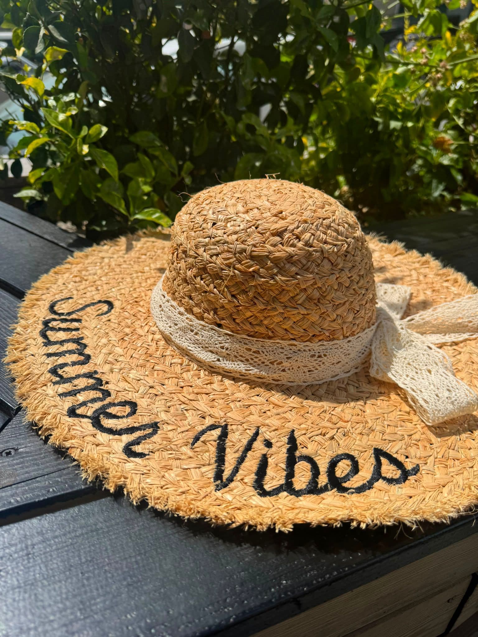 19050 Bej Summer Vibes Nakışlı Fiyonklu Geniş Hasır Şapka görsel 2