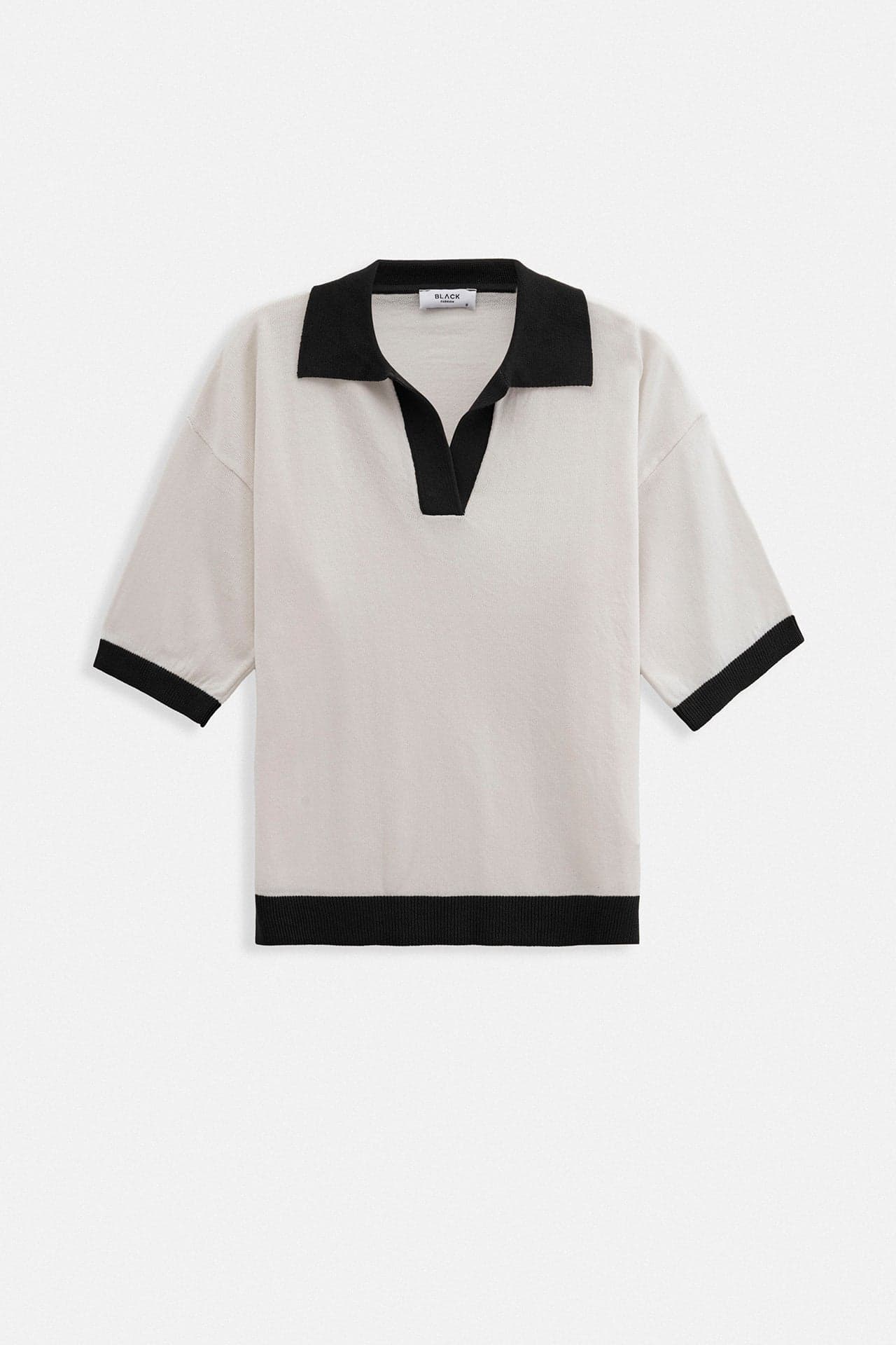V Yaka Dokulu T-Shirt görsel 3