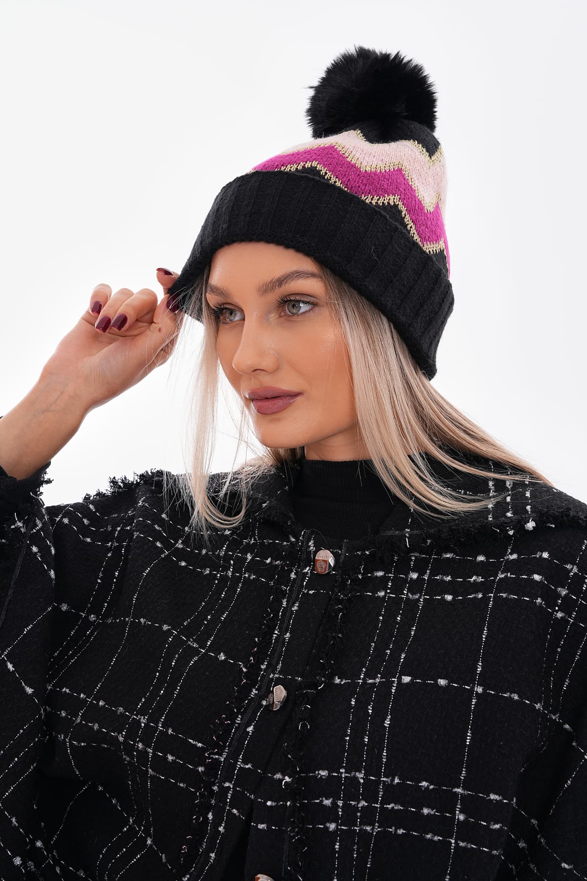 14680 Ponponlu Zigzag Desenli Siyah Fuşya Bere görsel 2