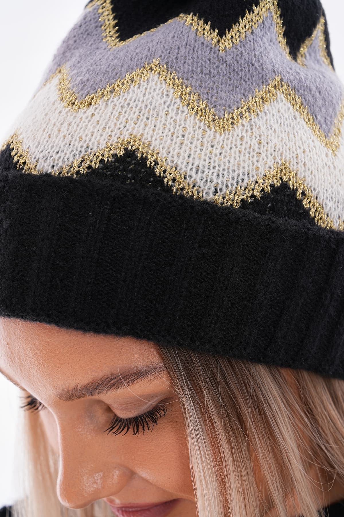 14680 Ponponlu Zigzag Desenli Siyah Gri Bere görsel 5