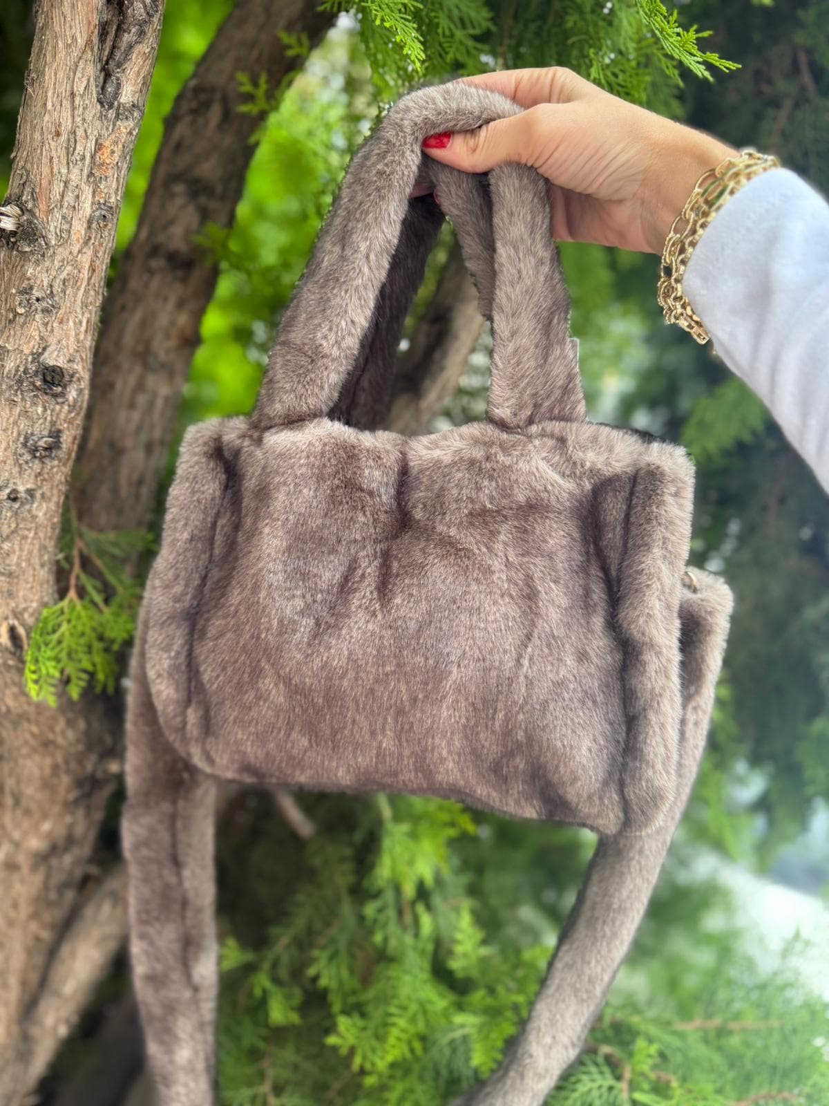 NWC-018 Peluş Vizon El ve Omuz Çantası 28x23x11 cm görsel 2