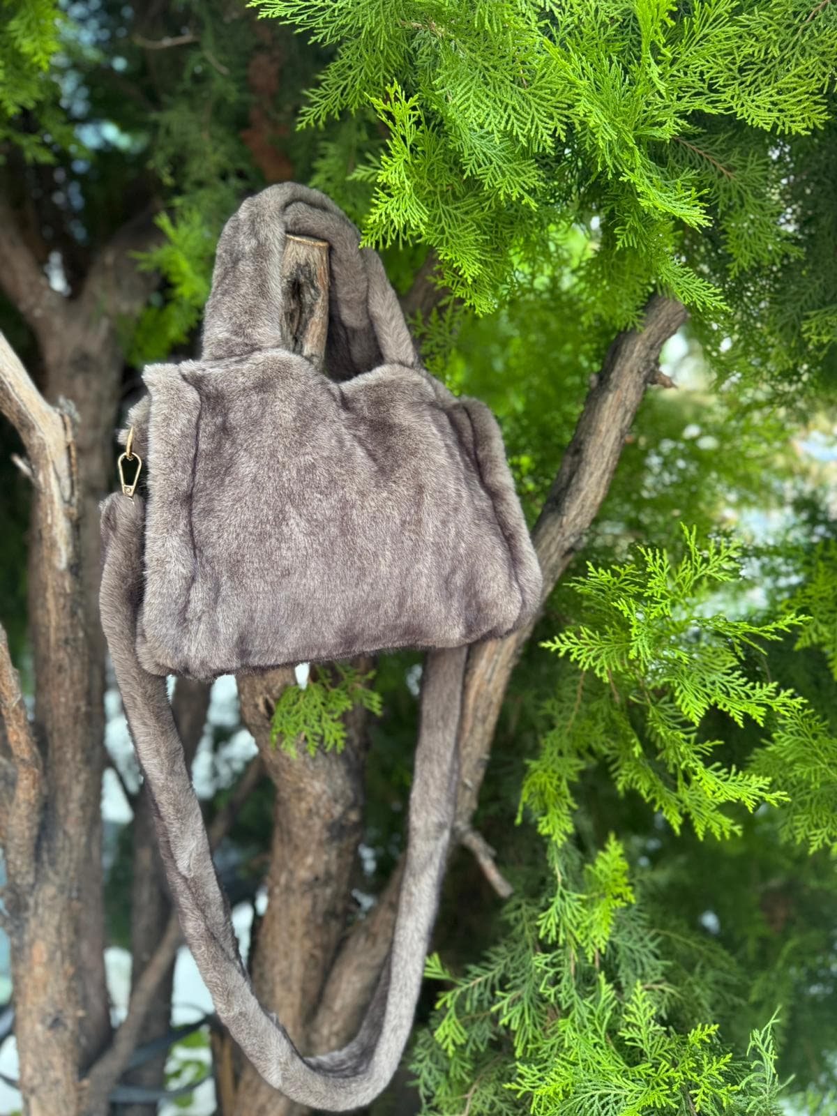 NWC-018 Peluş Vizon El ve Omuz Çantası 28x23x11 cm görsel 4