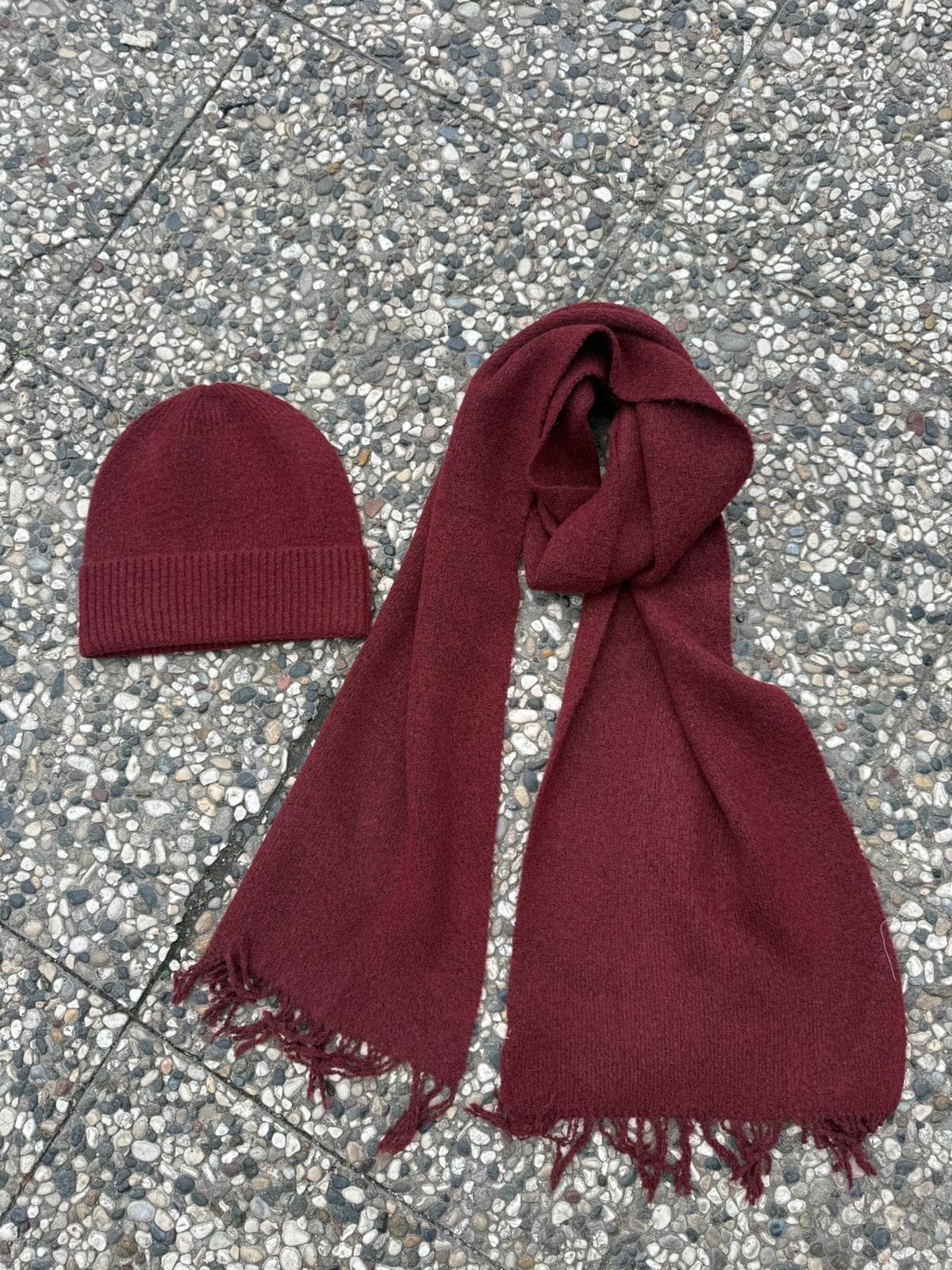 14898 Yumuşak Dokulu Bordo Püsküllü Şal ve Bere Triko Set görsel 3