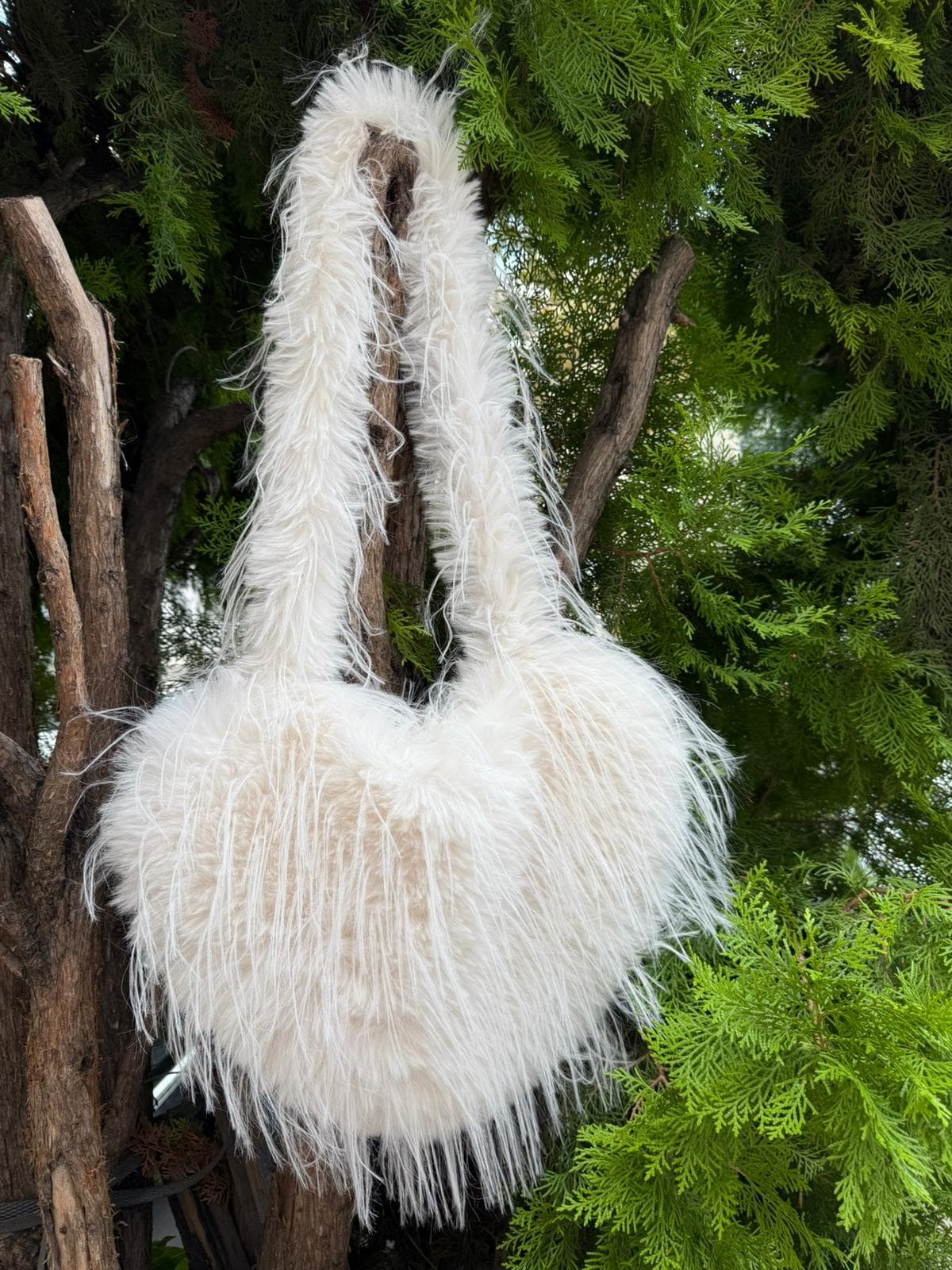 NWC-052 Peluş Püsküllü Beyaz Çanta görsel 2