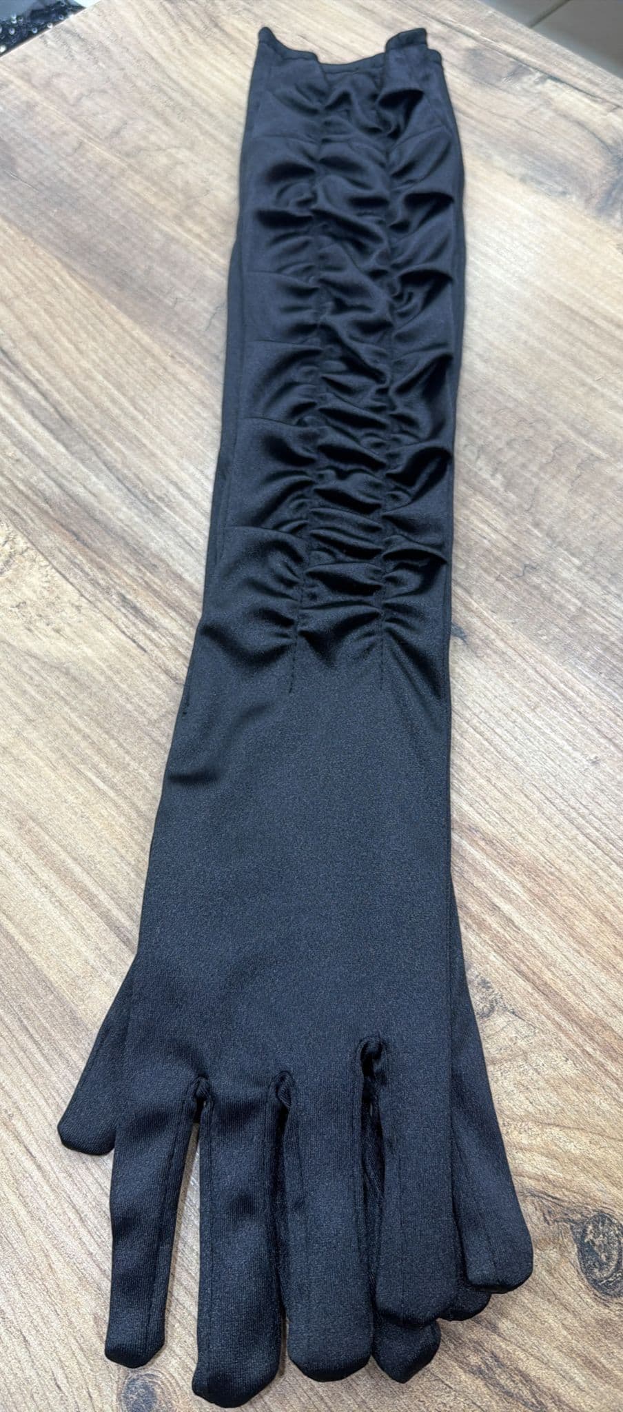 E0007 Siyah Katlı Uzun Eldiven 55 cm görsel 4