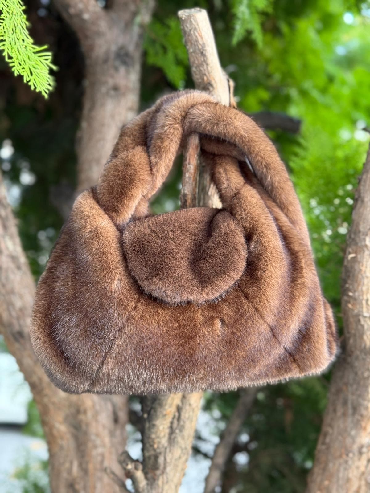 NWC-038 Peluş Kahverengi Çanta 20x32 cm görsel 4